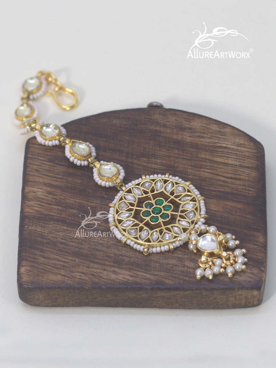 Kundan Maangtika